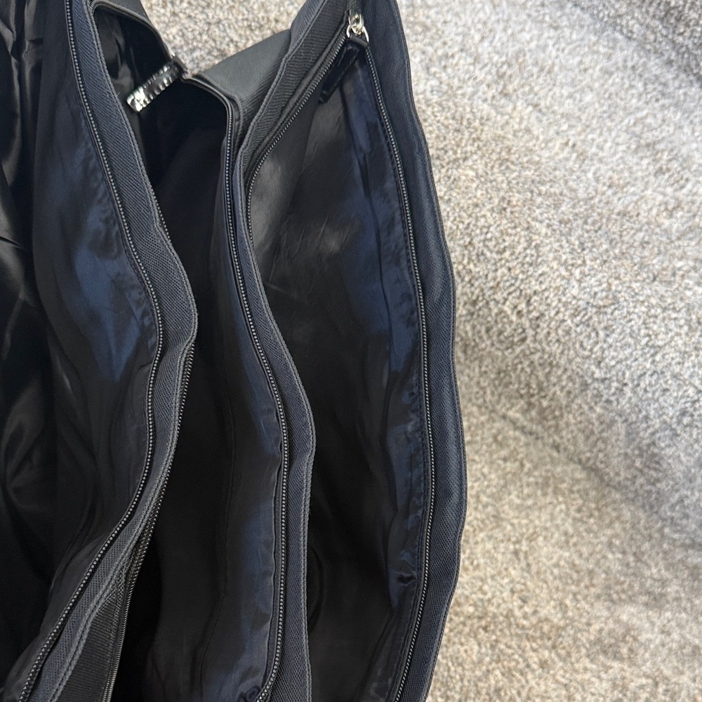 NWOT Elegant Black Tote Bag - Picture 2 of 4